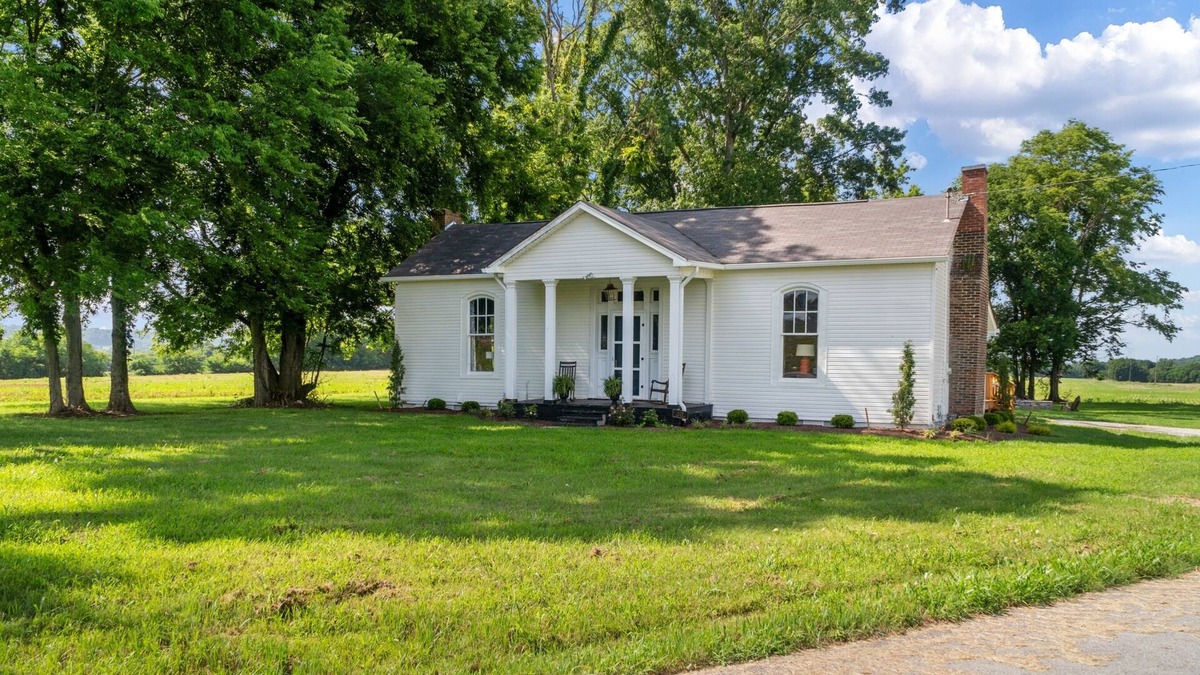Mount Pleasant House | The Cottage at Southbend Farm