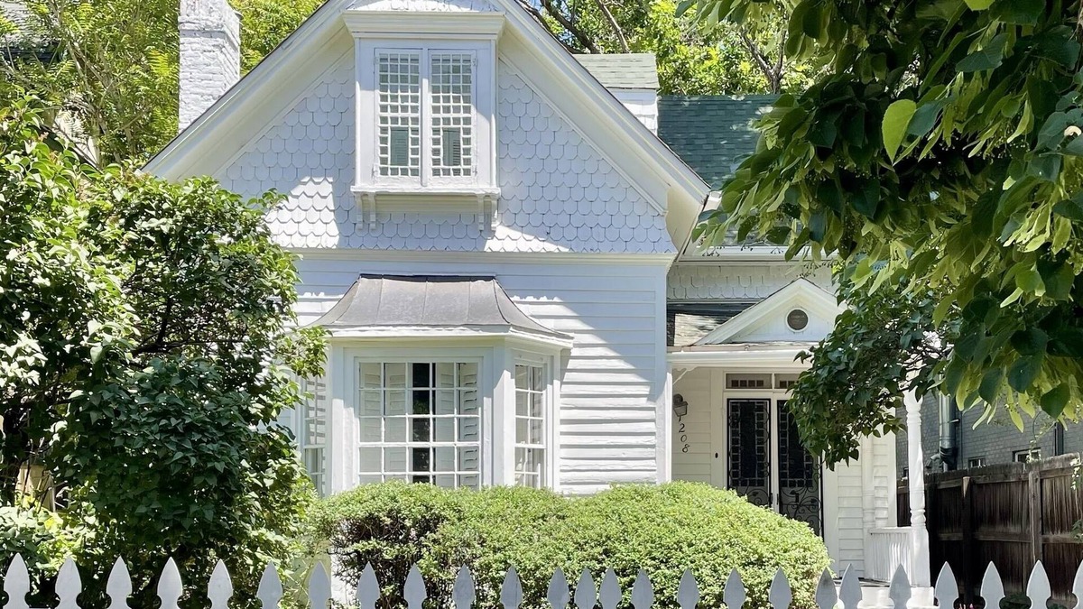 Capitol Hill House | "The Cottage" Downtown Denver