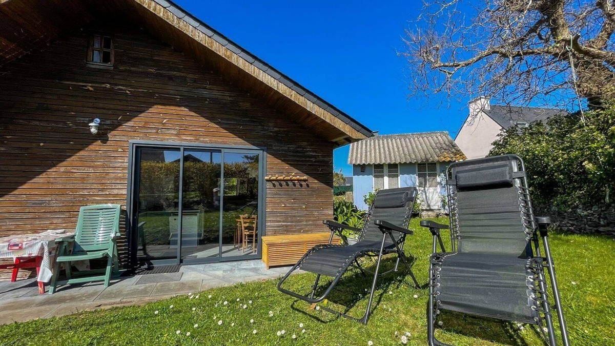 Ploubazlanec Ski Chalet | The cottage