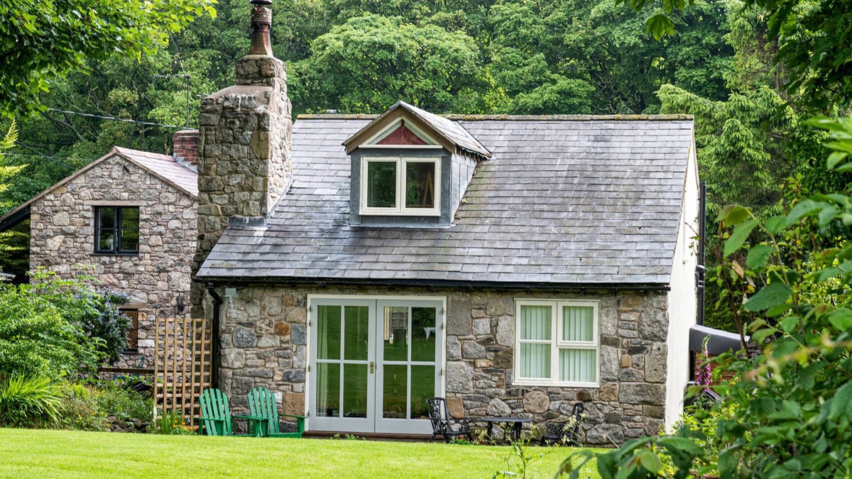 Pantymwyn Cottage | The Cottage