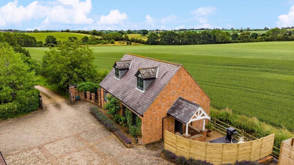 Kelmarsh Cottage | The Cottage · Luxury Romantic Retreat in Idyllic Rural Location