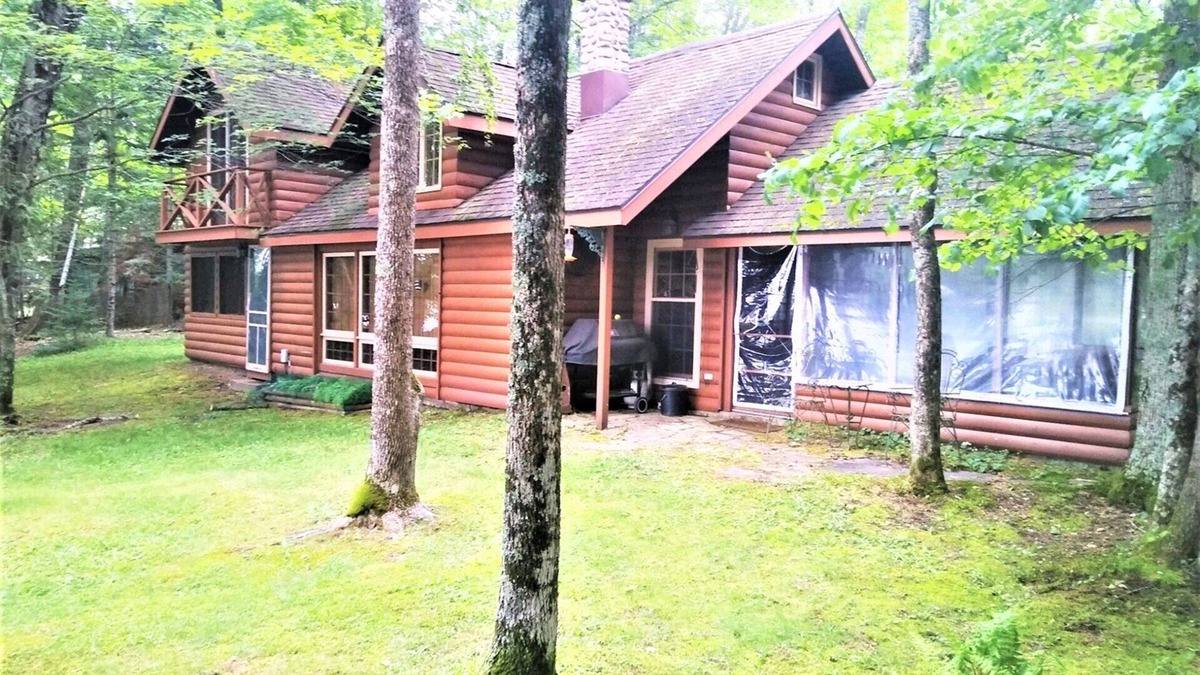 Butternut House | The Cottage on Schnur Lake | 3 Bed, 2 Bath