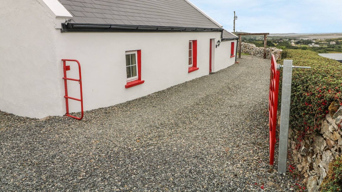 Gortahork Cottage | THE COTTAGE, pet friendly in Gortahork, County Donegal