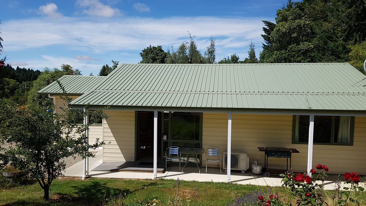 Naseby House | The Cottage @ The Old Naseby School House