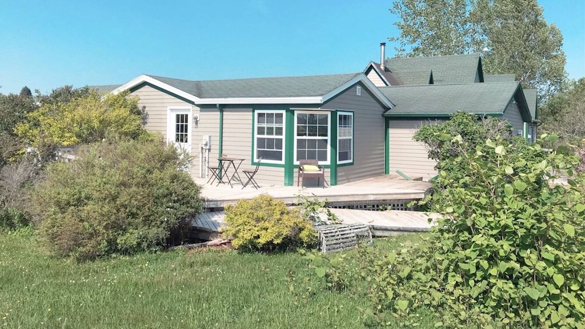 Tryon Cottage | The Cottage: The perfect home base for your Island Adventures