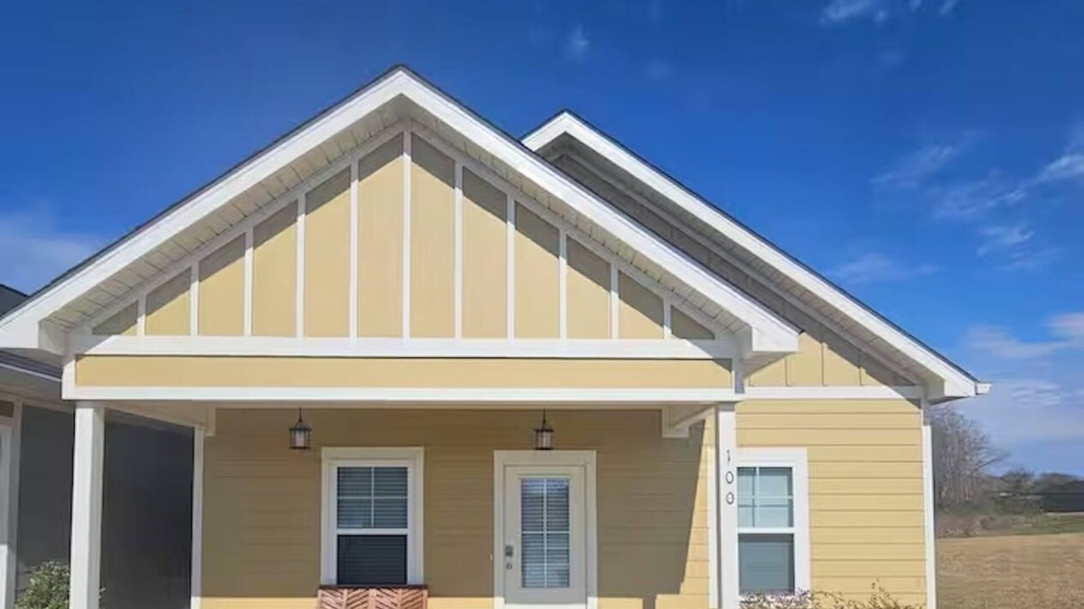 Midland City Cottage | The Cottages 2 2BR2BA Dothan Pet Friendly Gorgeous Pool, Pickle Ball court, Gym