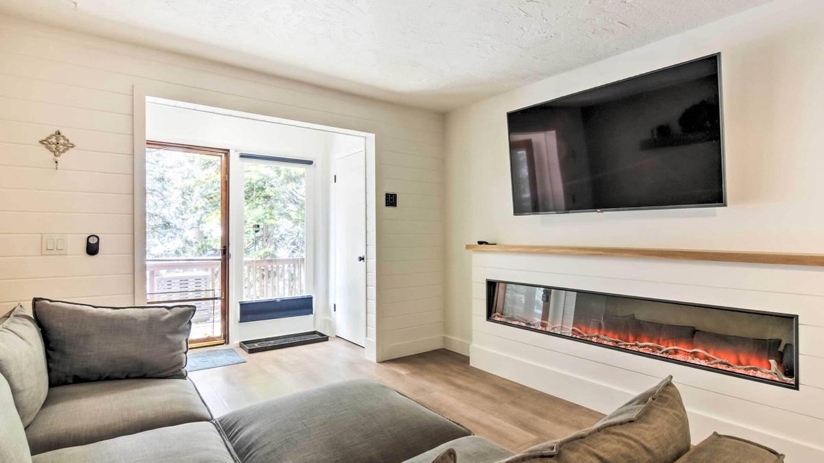 Beaver Condo | The Cottages: Ski-In/Out Retreat - Hike & Explore!