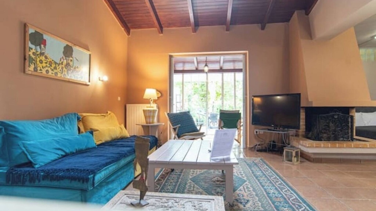 Kifisia Apartment | the Country ArtHS Retreatnn