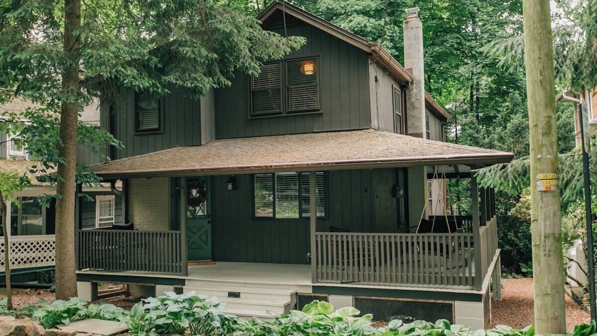 Mount Gretna Cottage | The Country Cottage