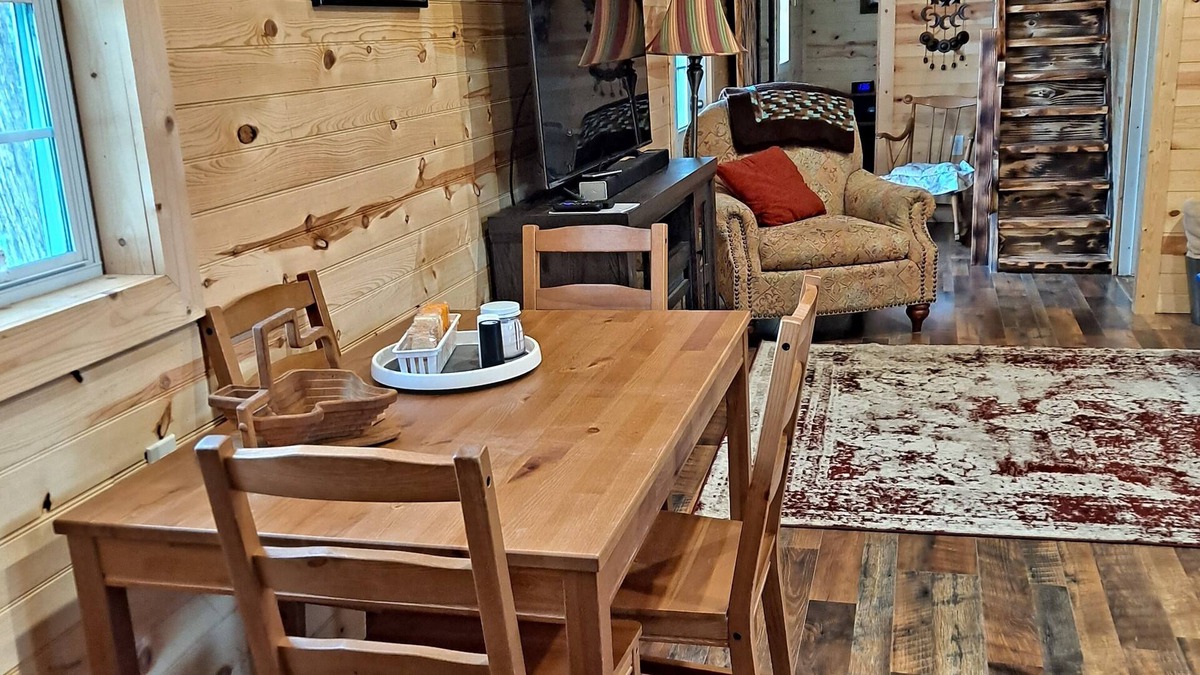 Gainesville Cottage | The country getaway with all the comforts of home