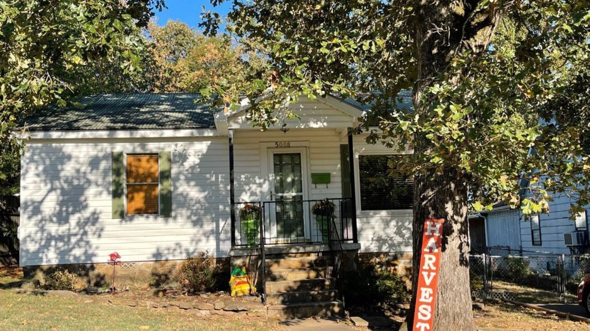 North Little Rock Cottage | The Country Quilt Cottage