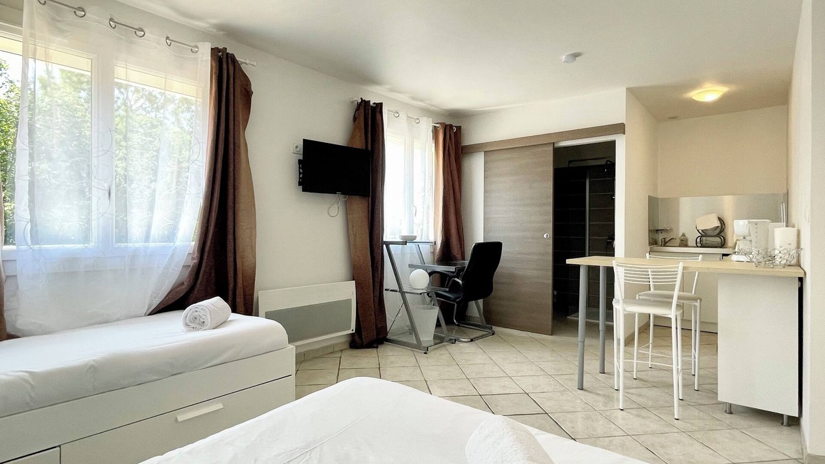 Fondettes Apartment | The countryside, 5 minutes from downtown Tours