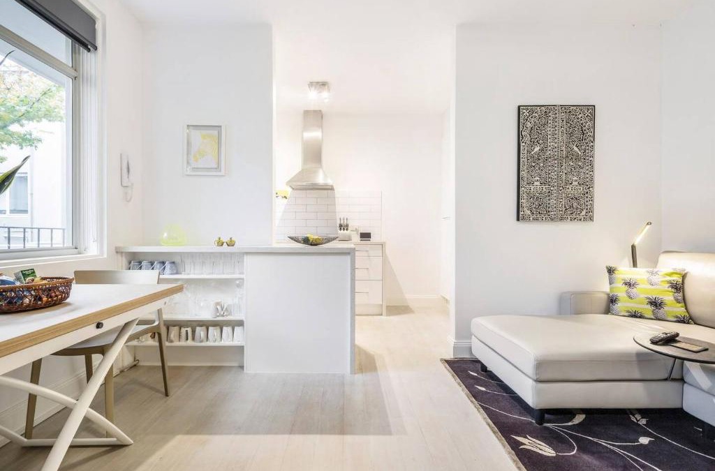 South Yarra Apartment | 'The Courtyard Chateau' Fresh and Modern off Toorak Rd