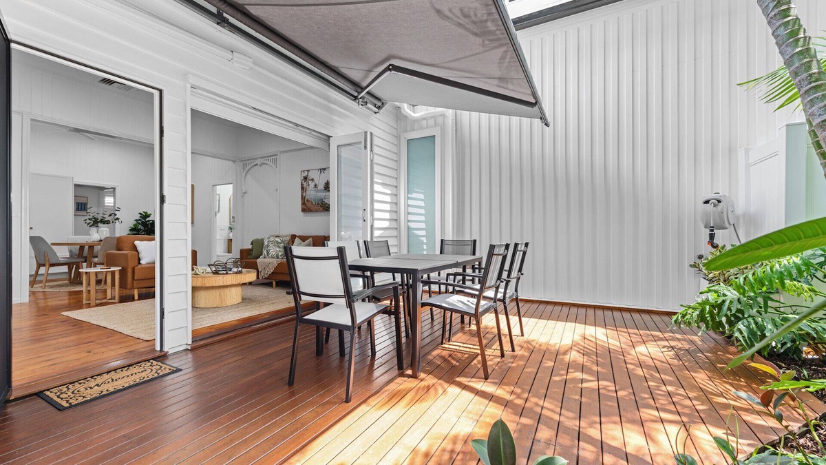 New Farm Apartment | The Courtyard Store! 2Bed/2Bath ~ New Farm