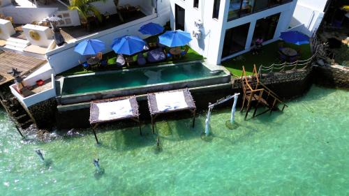Ceningan Island Bed & Breakfast | The Cove Bali