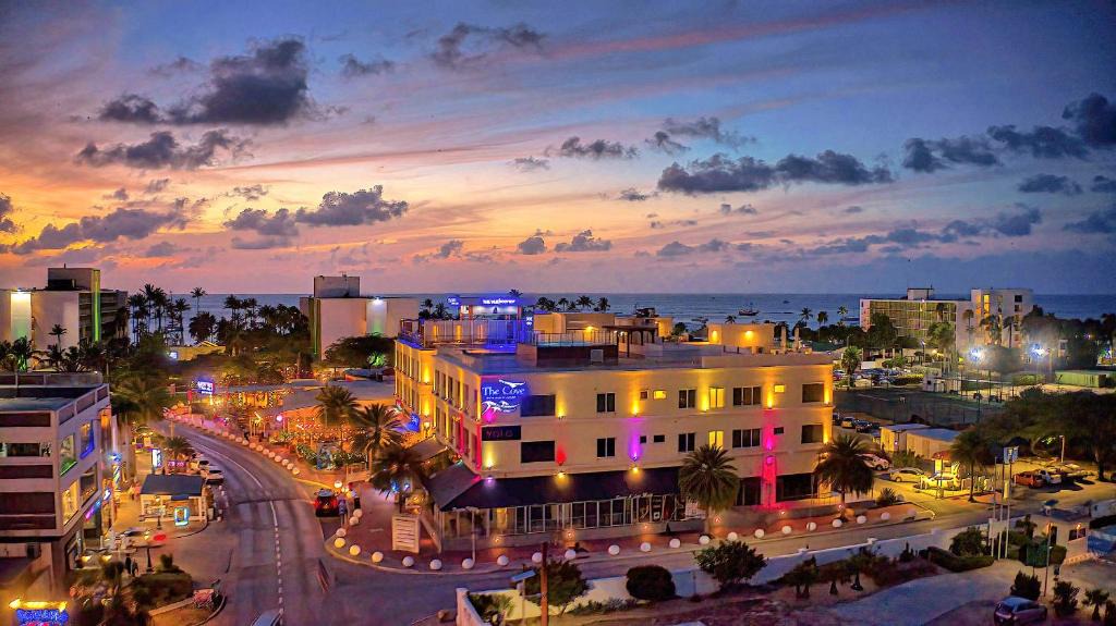 Palm Beach Apartment | The Cove - Condo Hotel - Palm Beach Strip