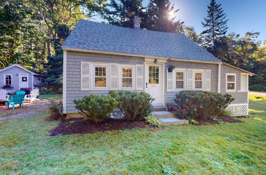 Bayville House | The Cove