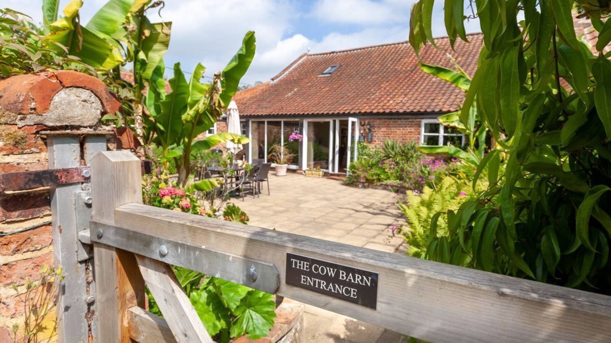 Banningham Apartment | The Cow Barn - sleeps 6 guests in 3 bedrooms