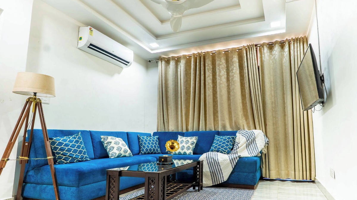 Taj Ganj Apartment | The Cozy Comfort Near Taj 3BR By Homeyhuts