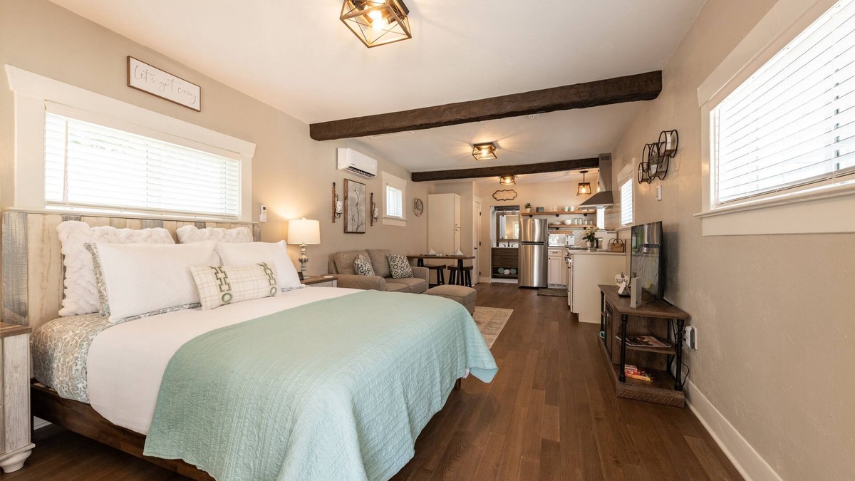 Colorado Springs Cottage | The Cozy Cottage