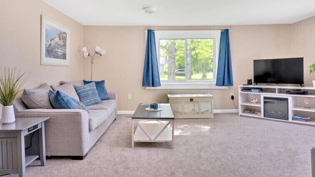 Otter Lake Cottage | The Cozy Cottage by Otter Lake
