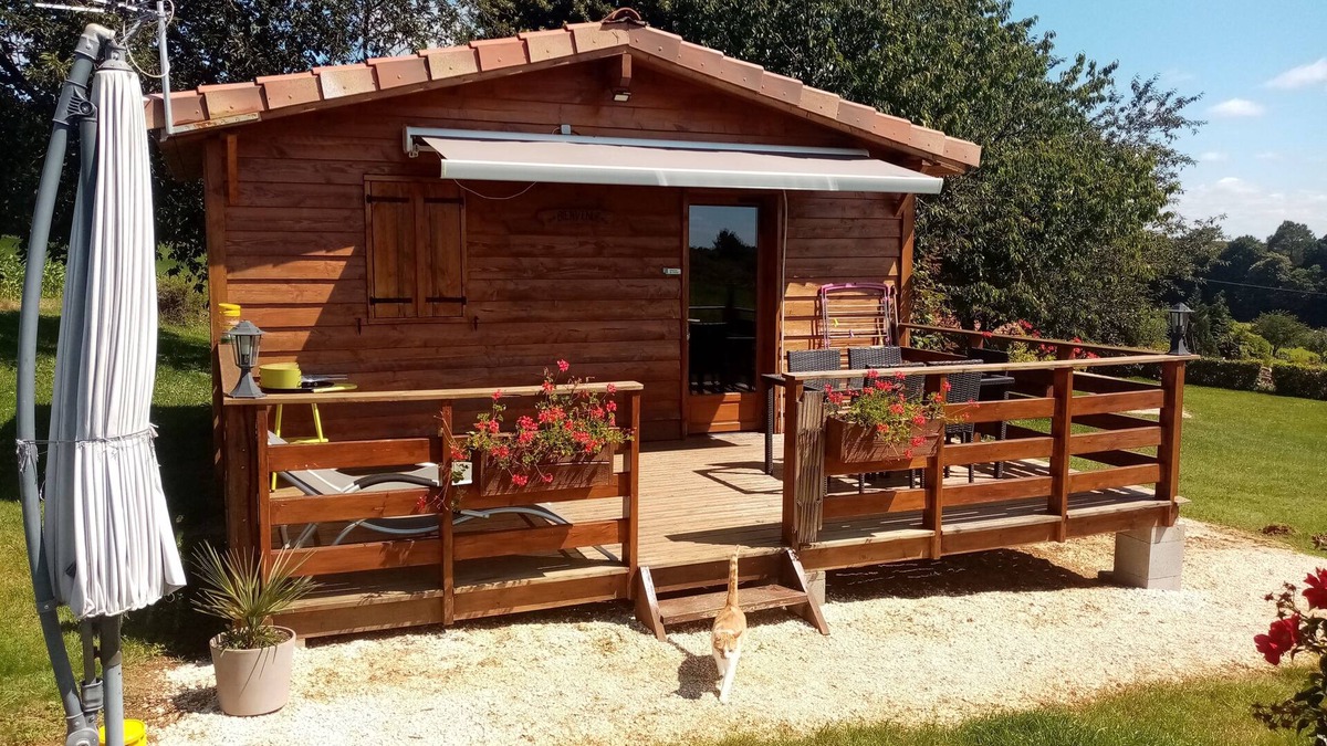 Saint-Genies Ski Chalet | the cozy cottage in black perigord and equipped with air conditioning