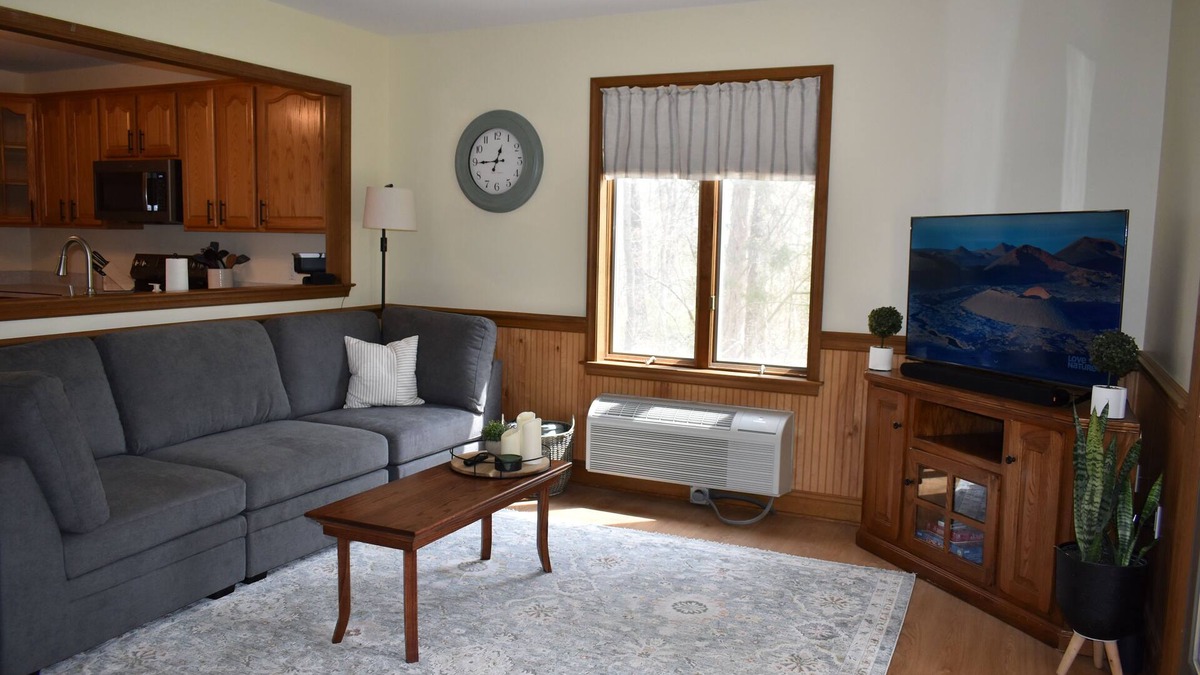 Ottsville Cottage | The Cozy Cottage! Private 1-bedroom cottage in a peaceful setting in Ottsville