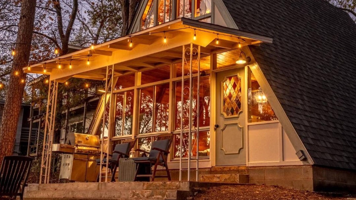 Piney House | The Cozy Cove A Unique and Unforgettable Experience on Lake Hamilton
