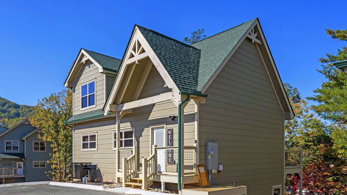 Pigeon Forge House | The Cozy Crest – Private Pool & Hot Tub