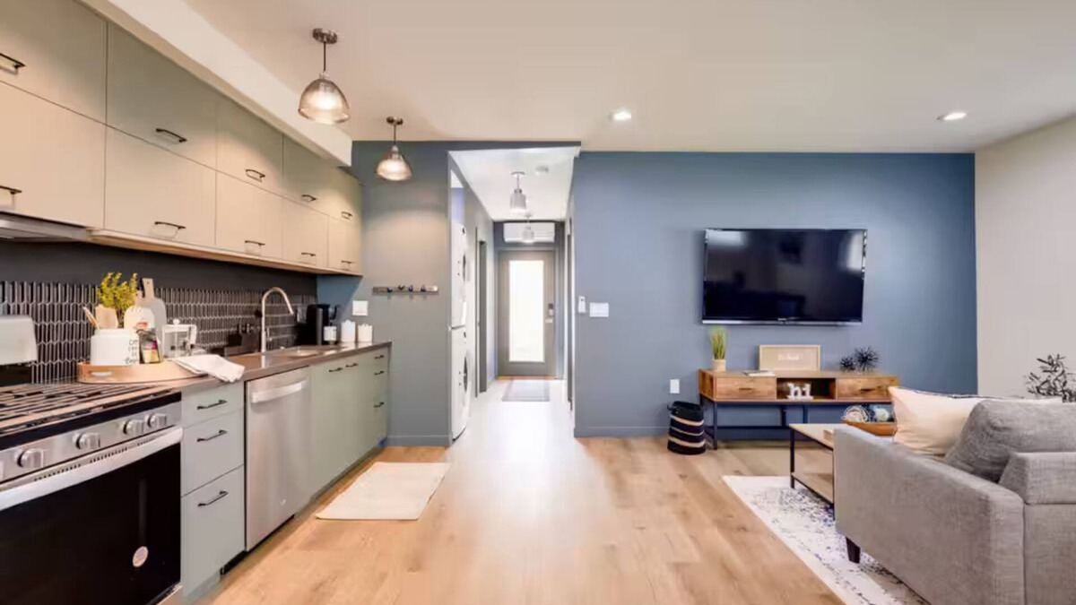 Charter Oak House | The Cozy Flat