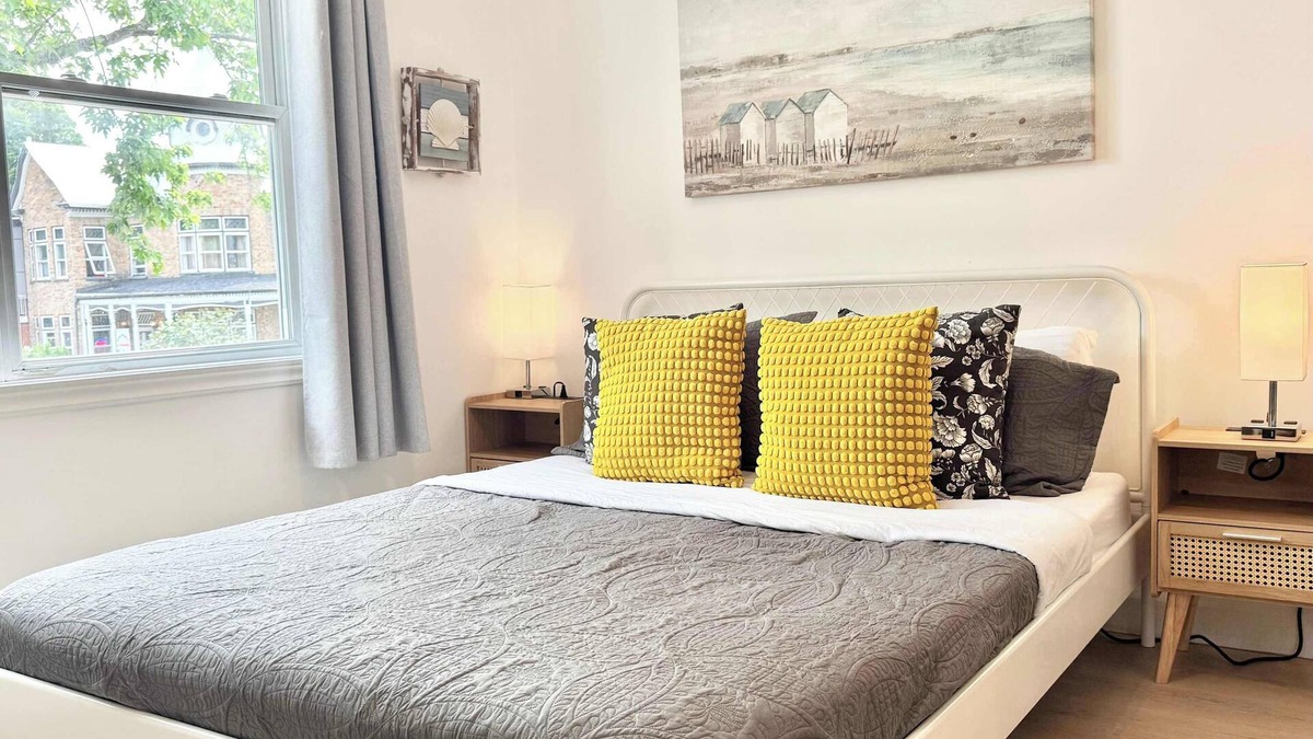 Maizerets Apartment | The Cozy Loft | 2 Guests | AC | 5 min Downtown