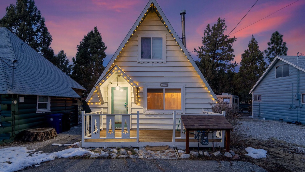 Big Bear City Cabin | The Cozy Rozy A Frame Cabin