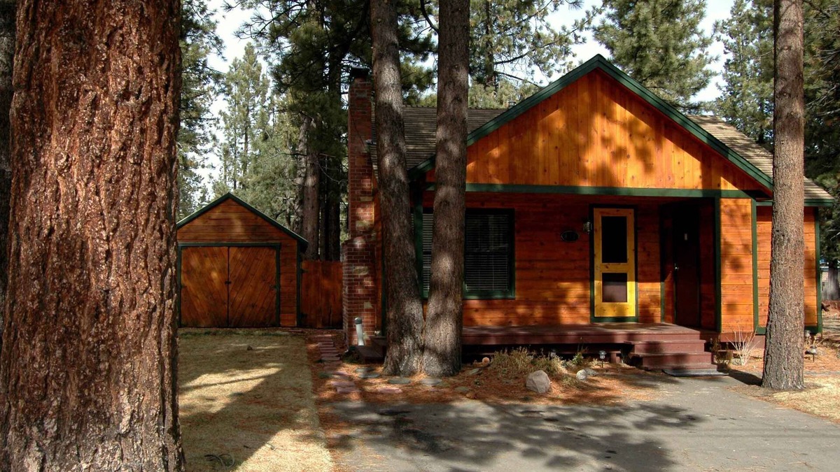 Al Tahoe Cabin | The Cozy Tahoe Cabin - Hot Tub, Pet Friendly, & 5 Min. to Lake