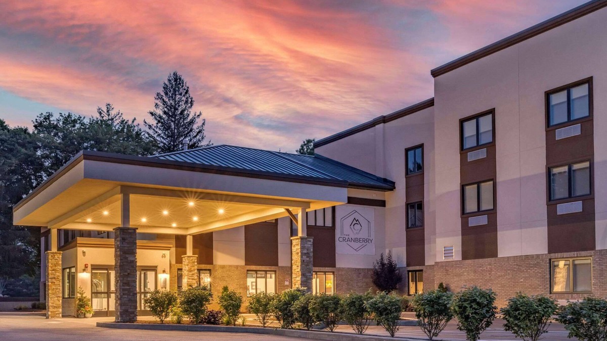 Cheat Lake Hotel | The Cranberry, an Ascend Collection Hotel