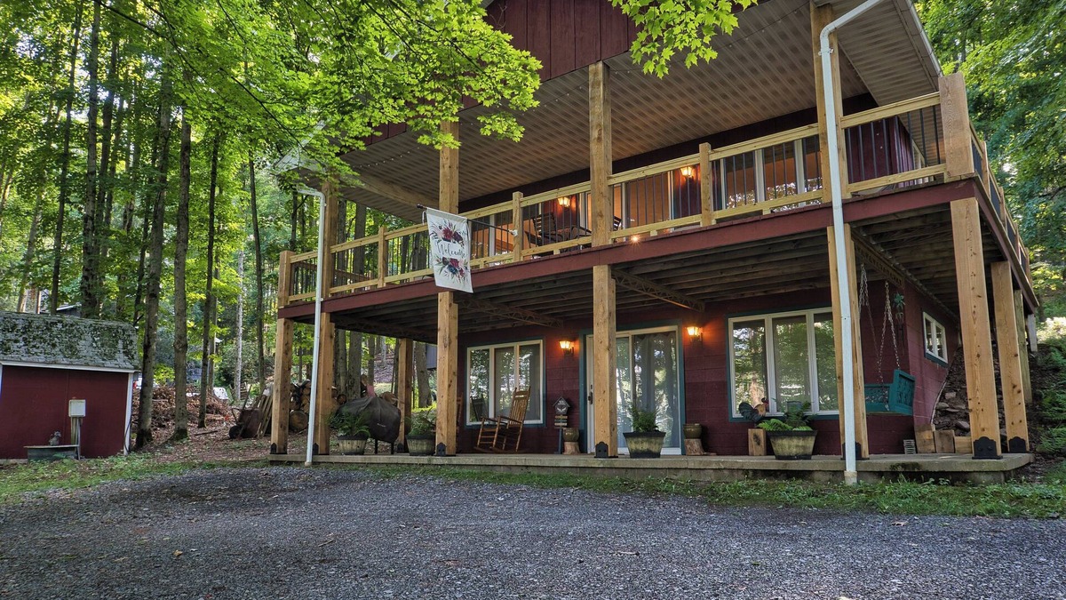 Wellsboro Cottage | The Cranberry Cottage @ Hills Creek
