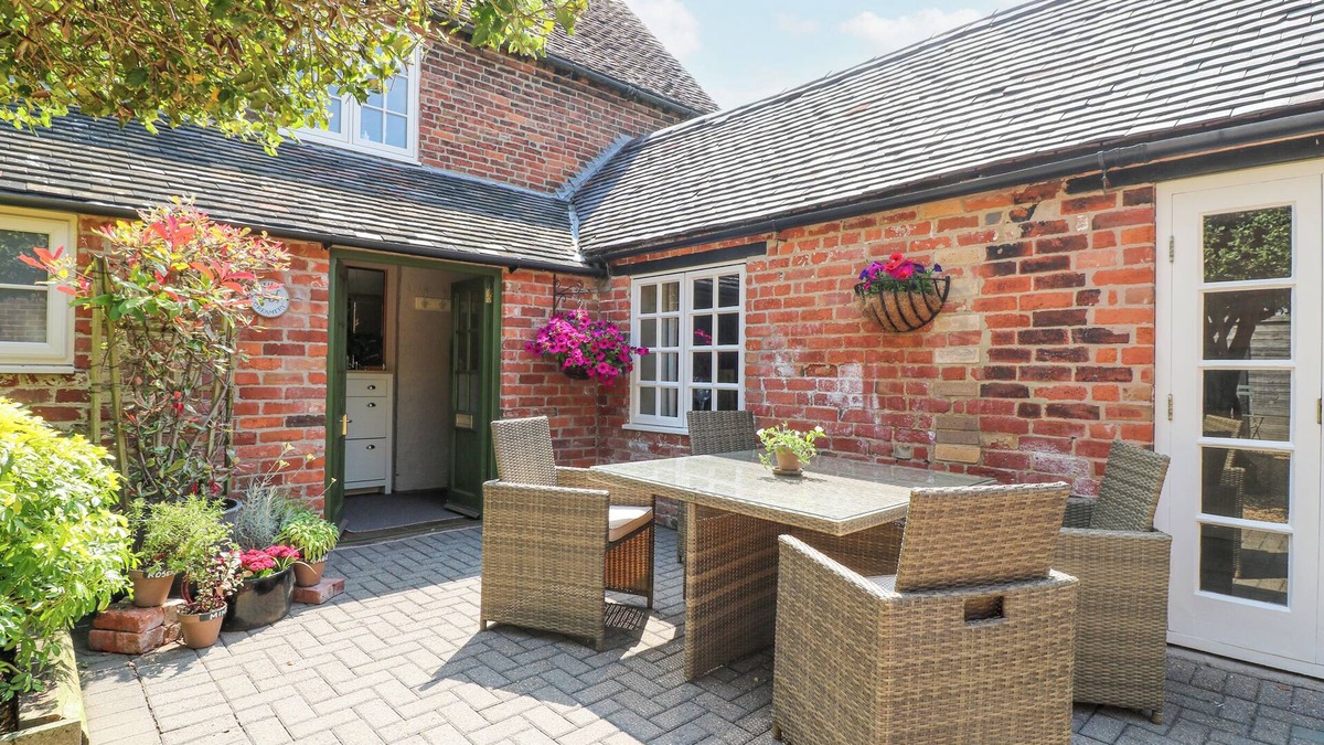 Wychnor Cottage | THE CREAMERY, family friendly, luxury holiday cottage in Alrewas