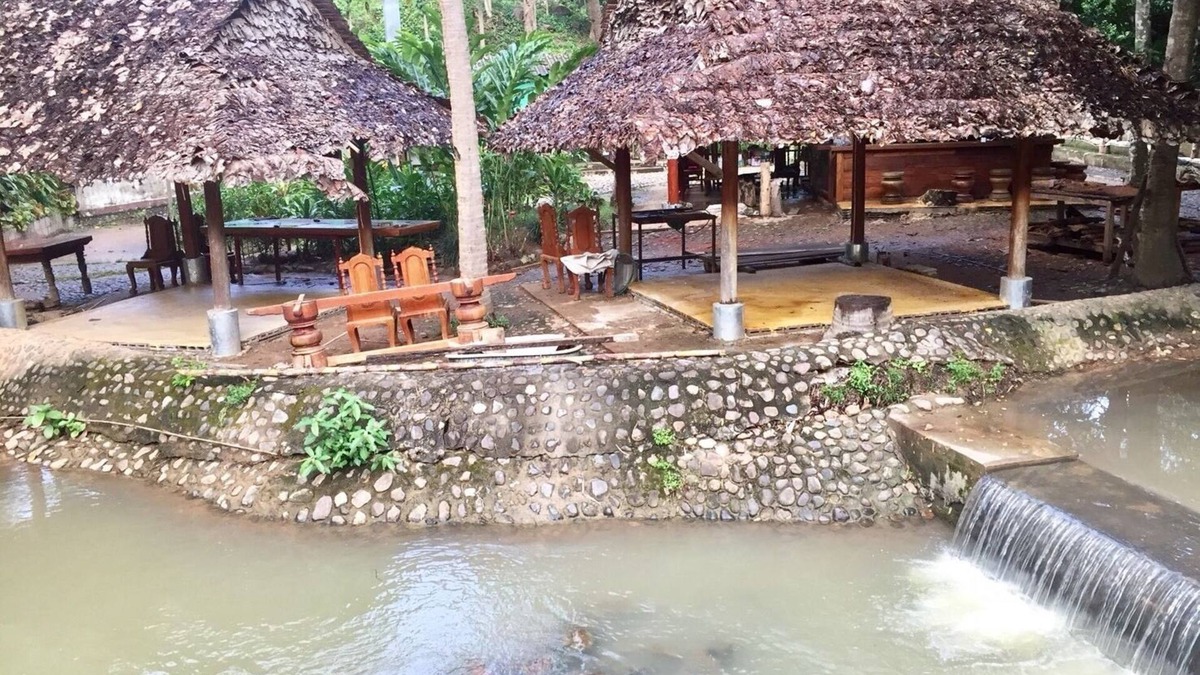 Chong Kham Hotel | The Creek Garden Huainamrin Resort