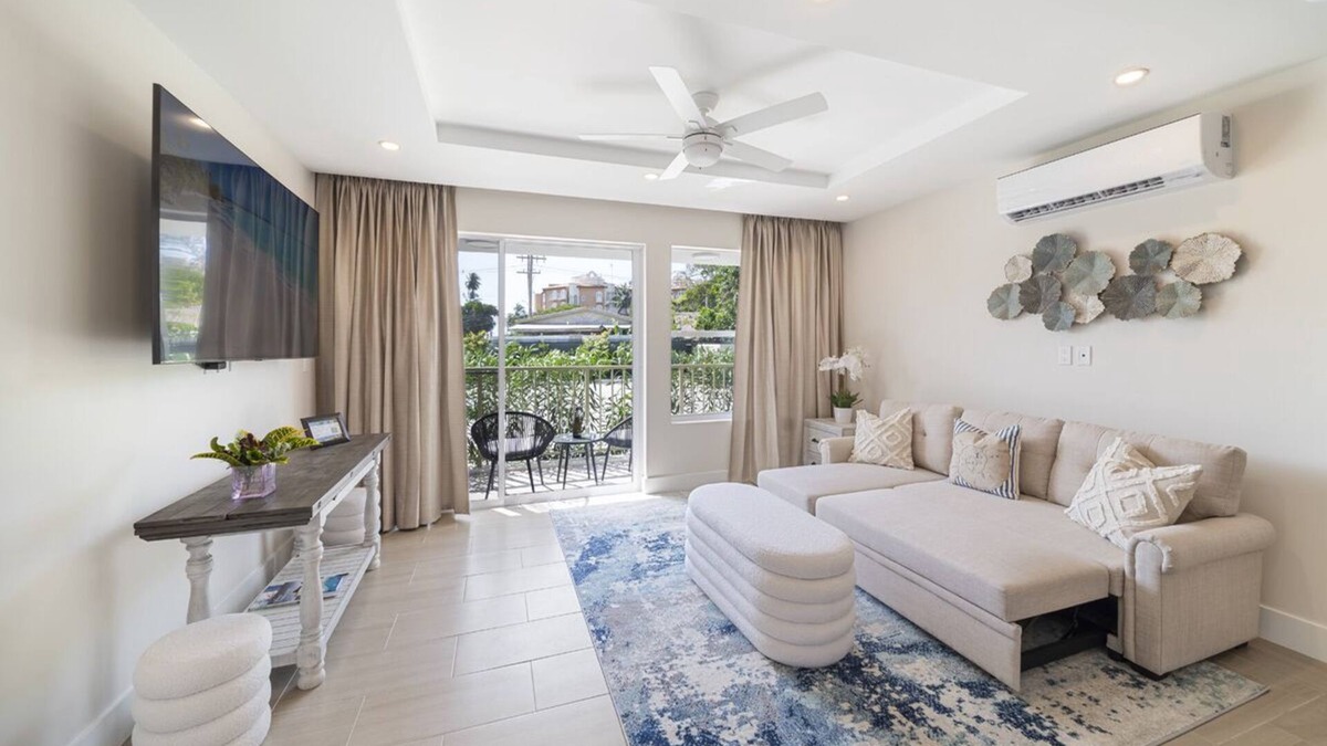 Little Battaleys Condo | The Crescent at Coral Beach 101 - New condo across from beach