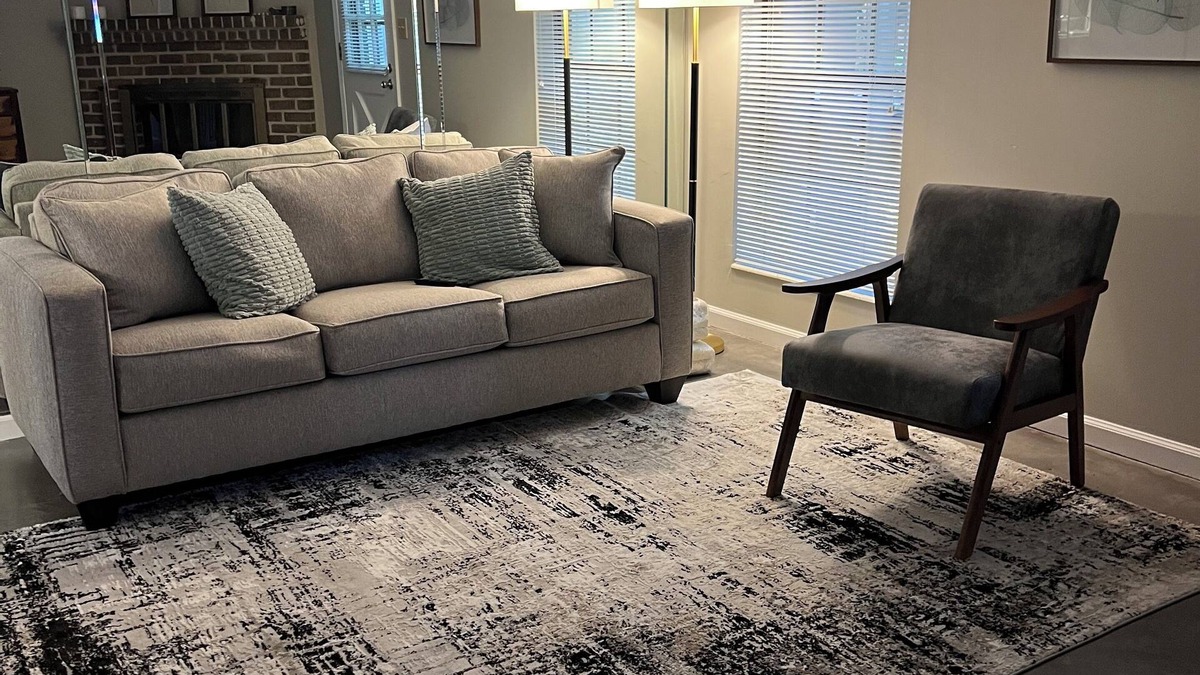 Hoover Condo | The Crest, a cozy 2-bedroom condo for your family to enjoy.