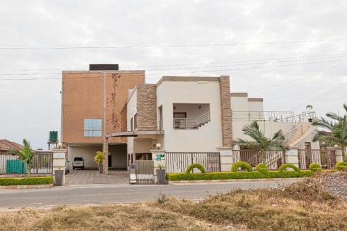 Lusaka Hotel | The Crest Lodge Limited