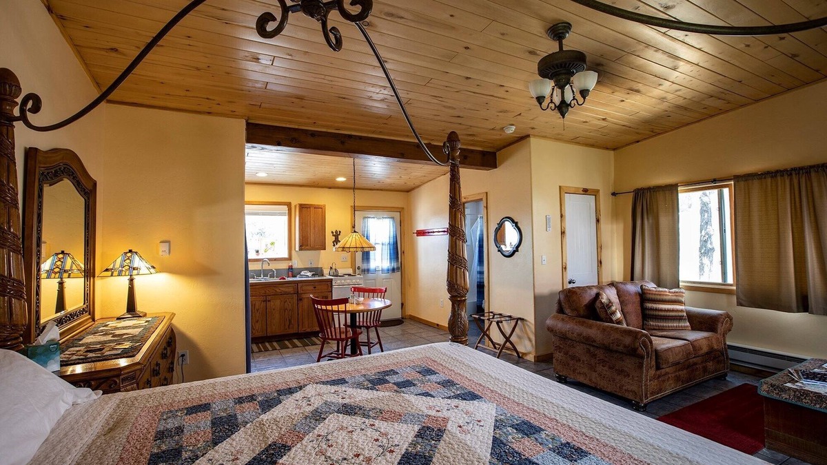 Crestone Villa | The Crestone Casitas: Casita Suite #1