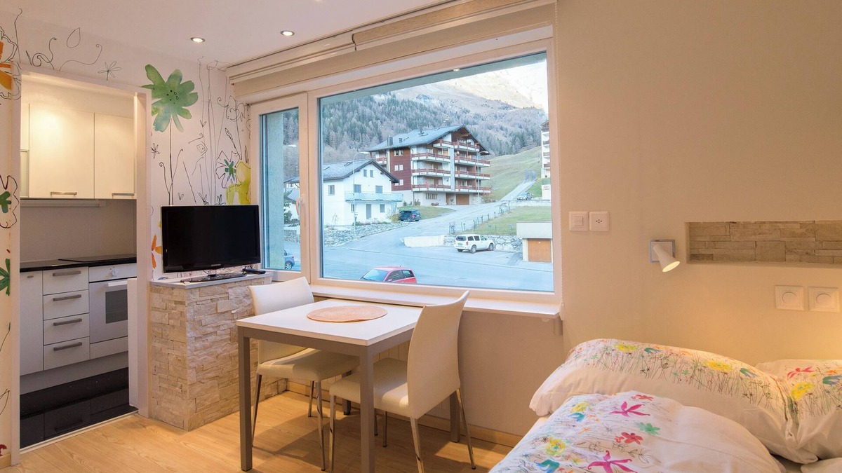 Leukerbad Apartment | The Cristal apartment house is situated in a quiet, sunny and central location