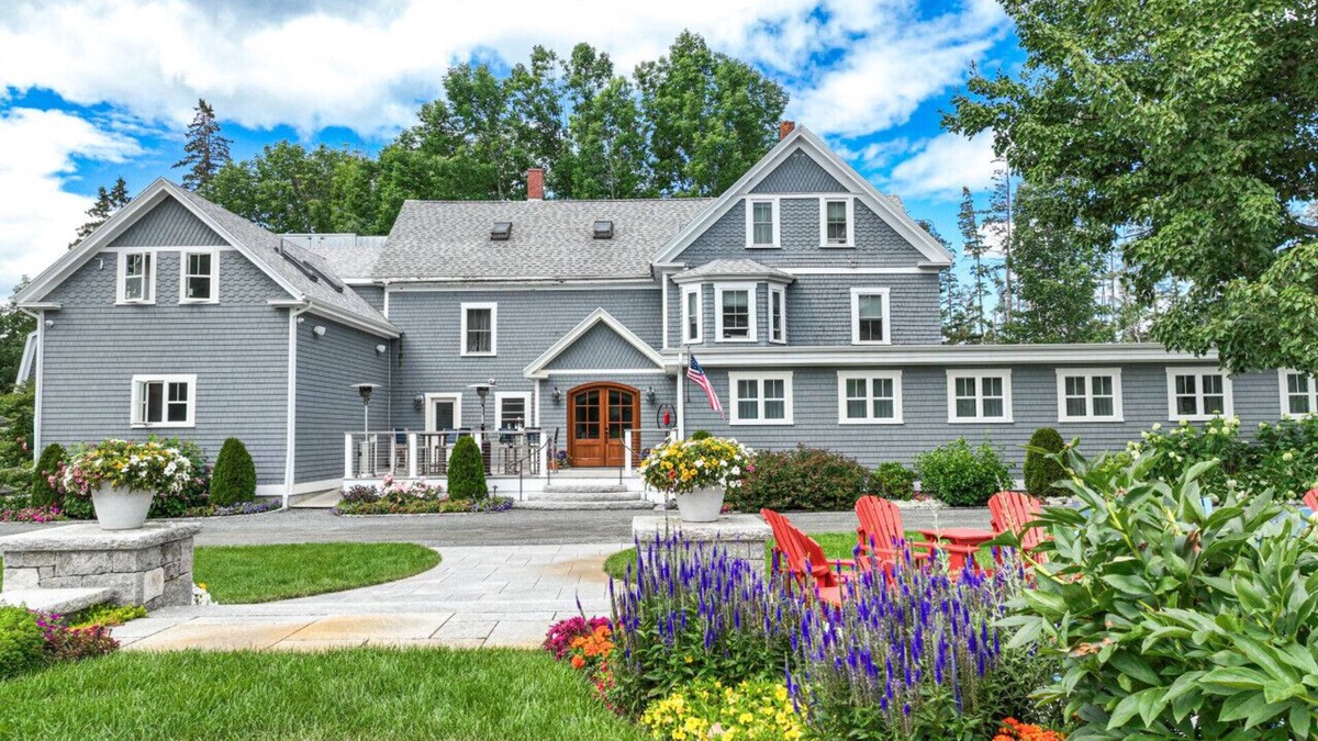 Hancock Point Bed & Breakfast | The Crocker House Country Inn (Rm 7)