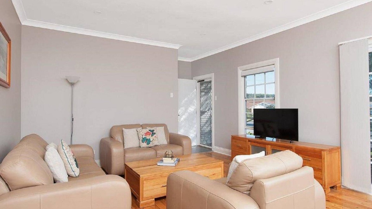 Fingal Bay House | The Croft, 11 Boulder Bay Rd - Cosy Beach House with Aircon & only 270m to the Beach