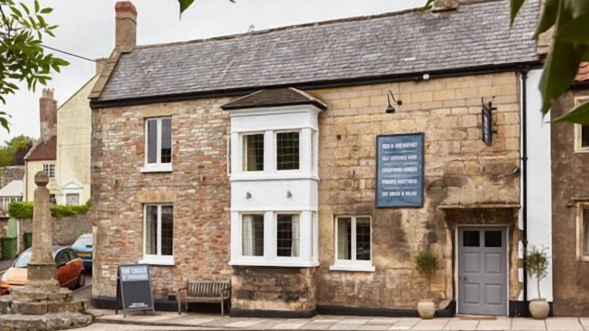 Croscombe Bed & Breakfast | The Cross at Croscombe