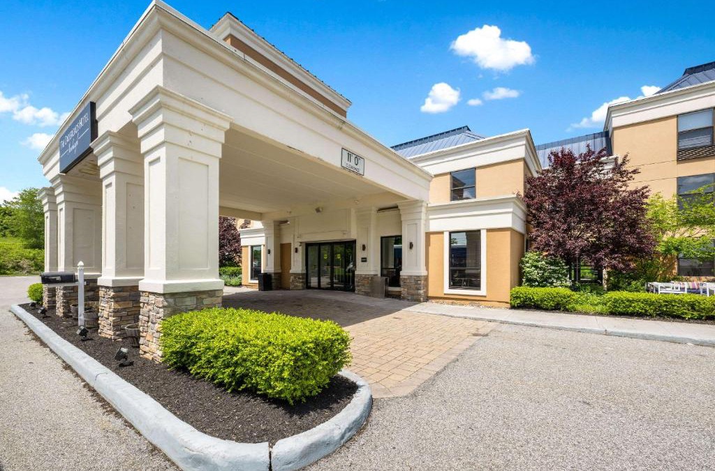Newburgh Hotel | The Crossroads Hotel - Newburgh