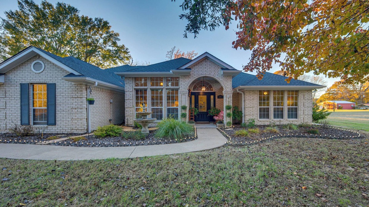 Bullard House | 'The Crown Goose' - Bullard Home w/Pool & Spa!