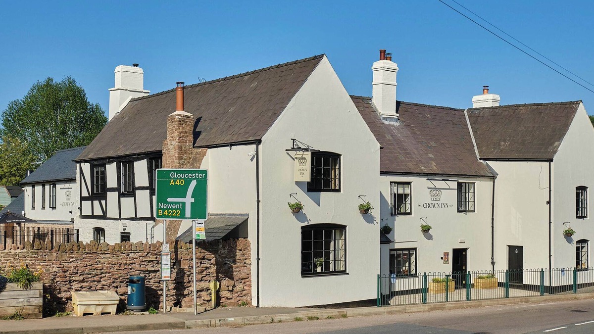 Lea Bed & Breakfast | The Crown Inn