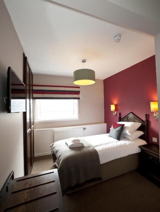 Stornoway Hotel | The Crown Inn