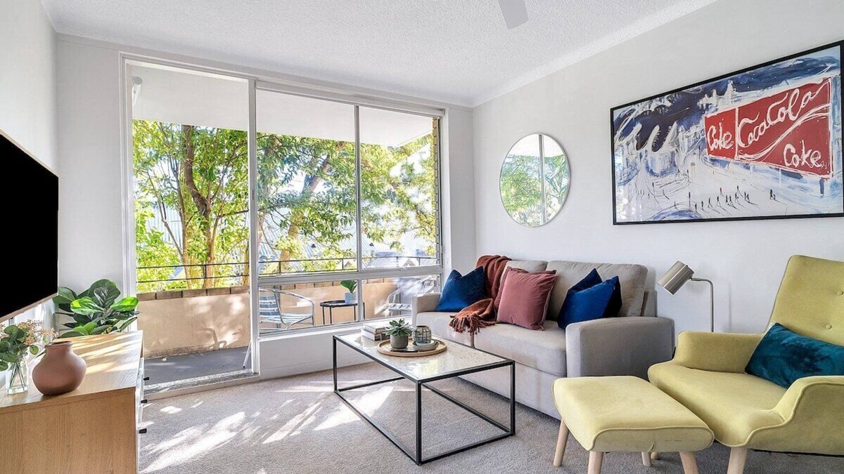 Crows Nest Apartment | 'The Crows Nest' - Stylish & Chic, North Sydney